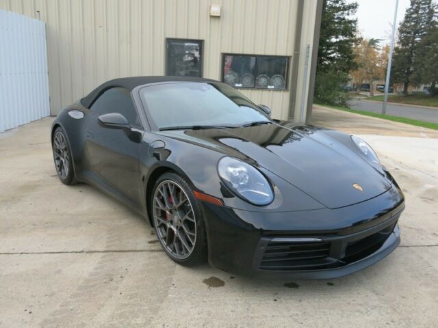 2020 Porsche 911 (Black/Black)