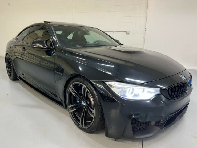 2015 BMW M4 (Black/Black)