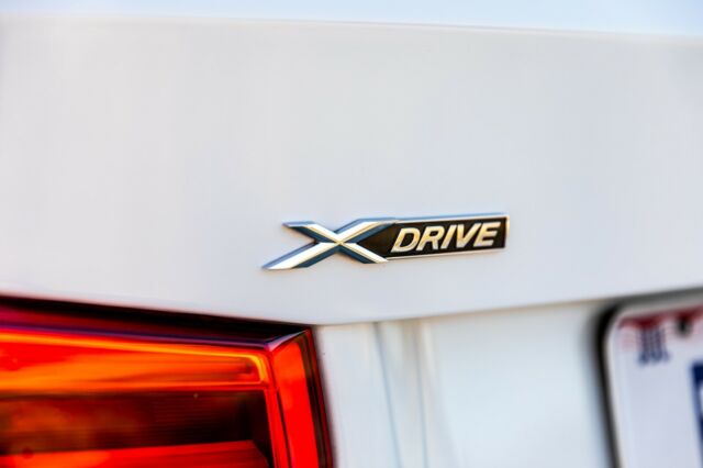 2018 BMW 340i xDrive (White/Tan leather)