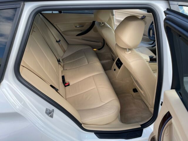 2014 BMW 3-Series (Alpine White/Venetian Beige Dakota Leather)
