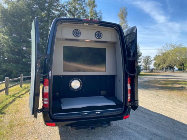 2015 Mercedes-Benz Sprinter (Black/Black)