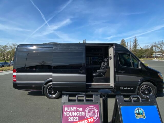 2015 Mercedes-Benz Sprinter (Black/Black)