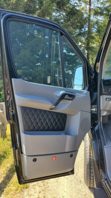2015 Mercedes-Benz Sprinter (Black/Black)