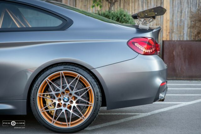 2016 BMW M4 (Gray/Black)