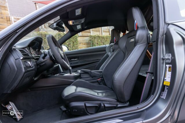 2016 BMW M4 (Gray/Black)