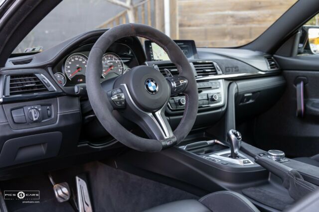 2016 BMW M4 (Gray/Black)
