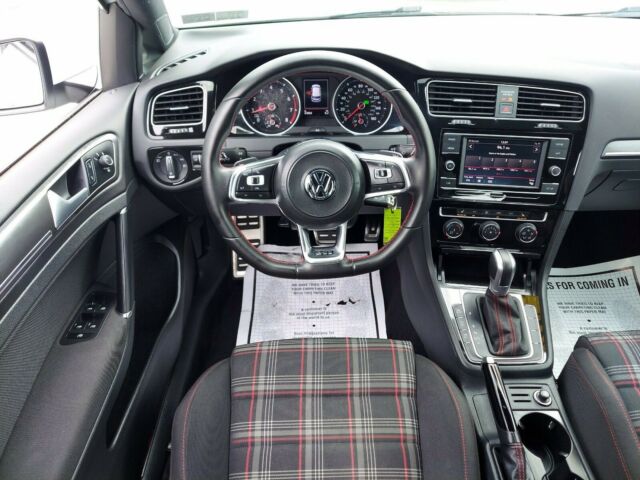 2018 Volkswagen Golf (White/Black)