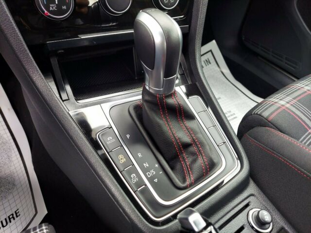 2018 Volkswagen Golf (White/Black)