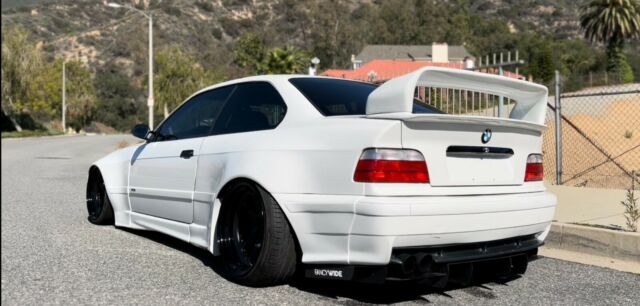 1995 BMW M3 (White/Black)