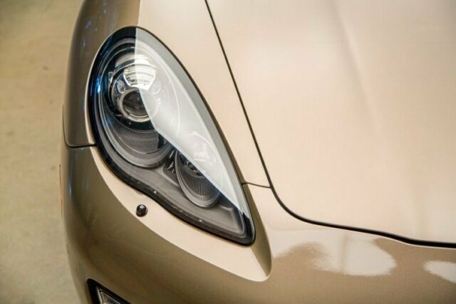 2013 Porsche Panamera GTS (Brown/White)