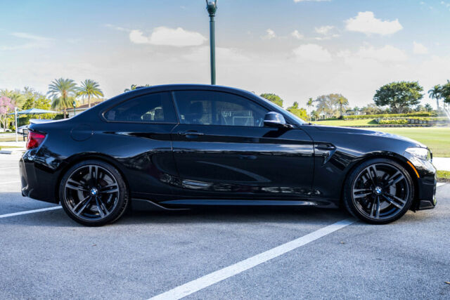 2018 BMW M2 (Black Sapphire Metallic/Dakota Black/Blue)