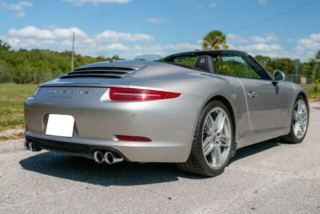 2013 Porsche 911 (Platinum Silver Metallic/Black Standard)