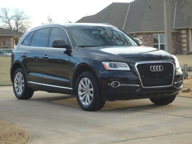 2016 Audi Q5 (Black/Black)