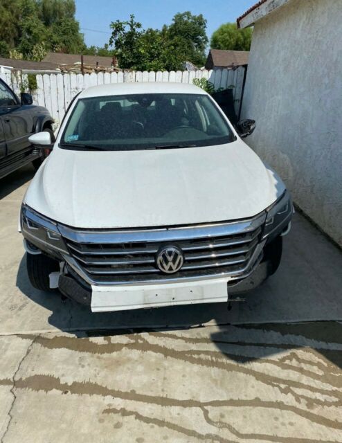 2020 Volkswagen Passat (White/Black)
