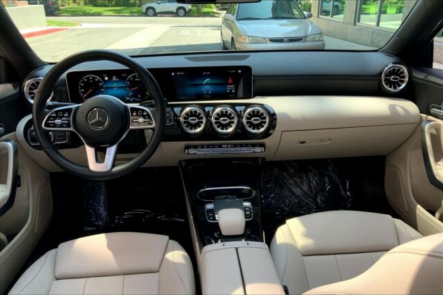 2019 Mercedes-Benz A-Class (MOJAVE SILVER METALLIC/MACCIATO BEIGE MB TEX)