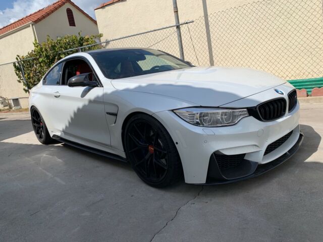 2015 BMW M4 (White/Gray)