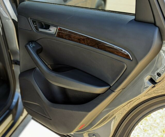 2013 Audi Q5 (Monsoon Gray Metallic/Black)