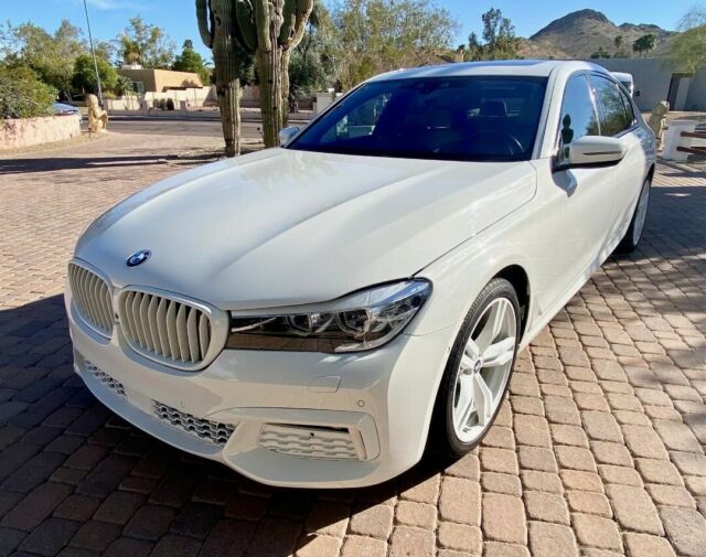 2016 BMW 740i (White/Black)