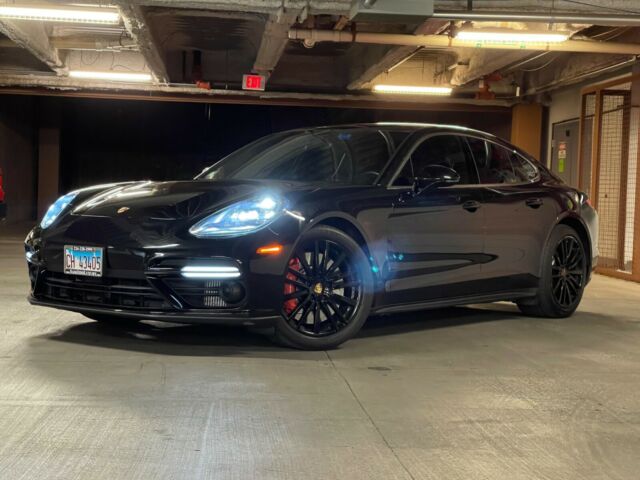 2017 Porsche Panamera (Black/Black)