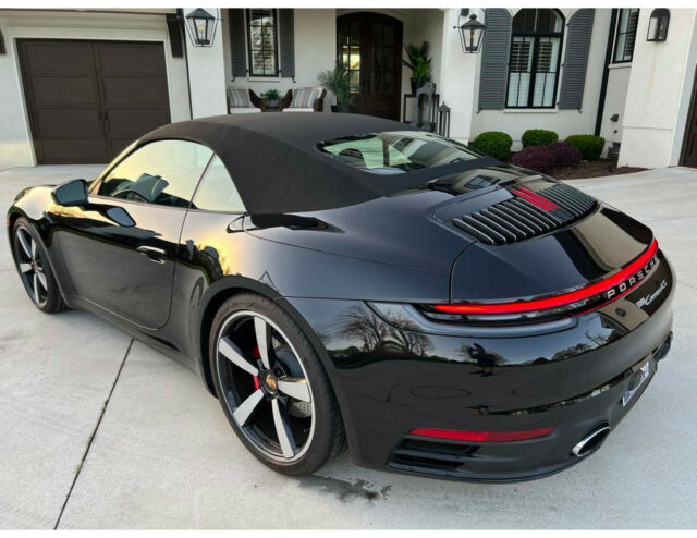2021 Porsche 911 (Black/Gray)