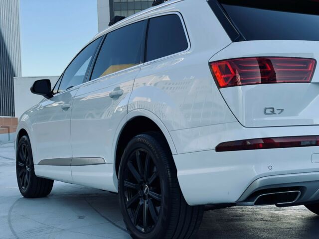 2018 Audi Q7 (White/Tan)