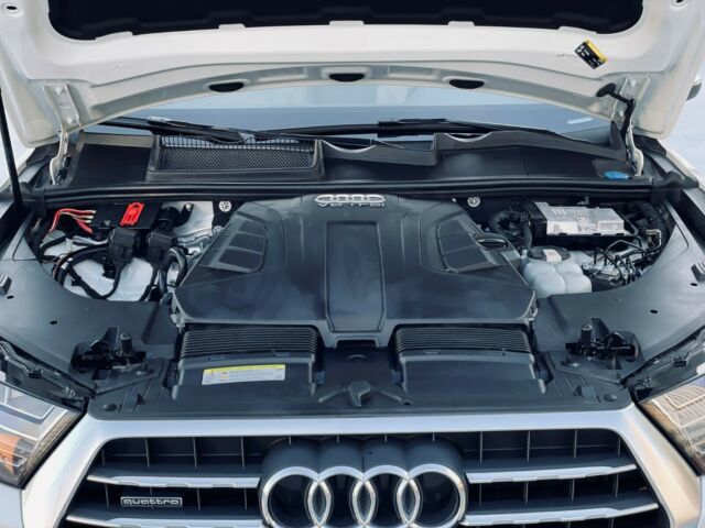 2018 Audi Q7 (White/Tan)