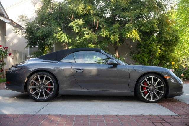 2013 Porsche 911 (Agate Grey Metallic/Carrera Red Natural Leather)