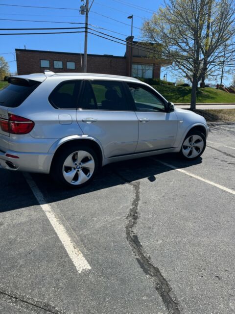 2012 BMW X5 (Silver/Red)