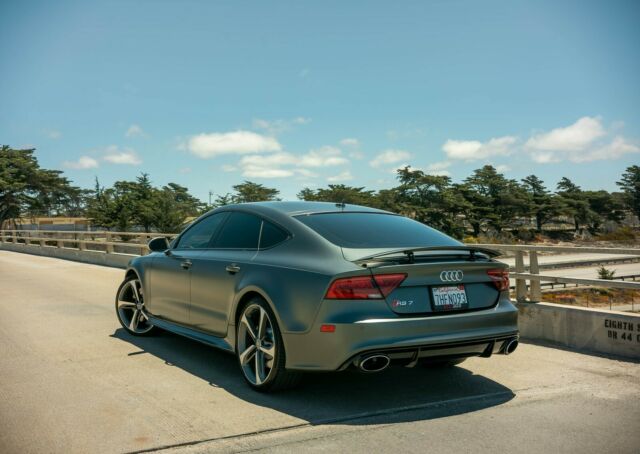 2015 Audi RS7 (Gray/White)