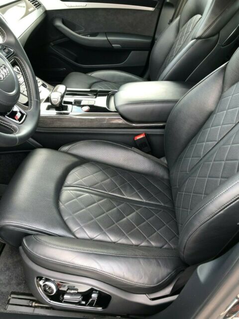 2014 Audi S8 (Gray/Black)