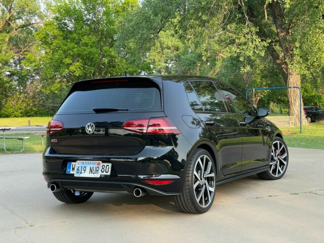 2016 Volkswagen Golf R (G manufaktur Desert Sand/Black)