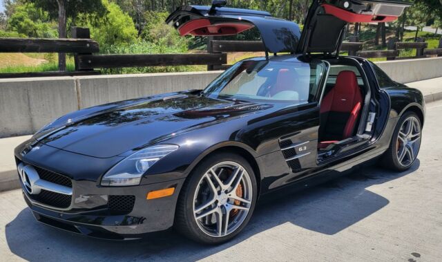 2012 Mercedes-Benz SLS AMG (Black/Red)