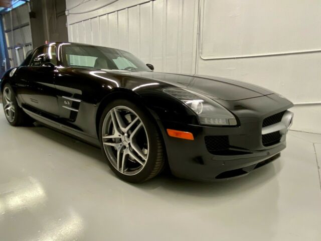 2012 Mercedes-Benz SLS AMG (Black/Black)