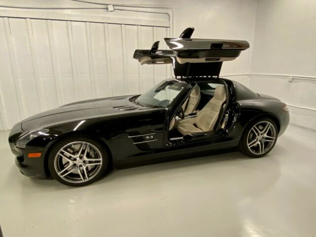 2012 Mercedes-Benz SLS AMG (Black/Black)
