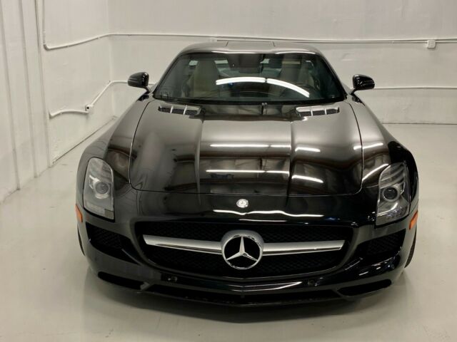 2012 Mercedes-Benz SLS AMG (Black/Black)