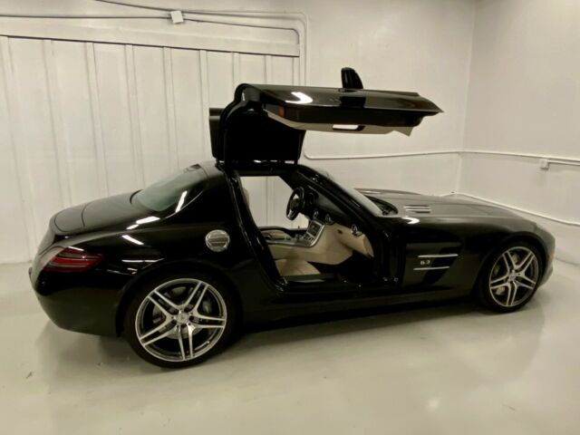 2012 Mercedes-Benz SLS AMG (Black/Black)