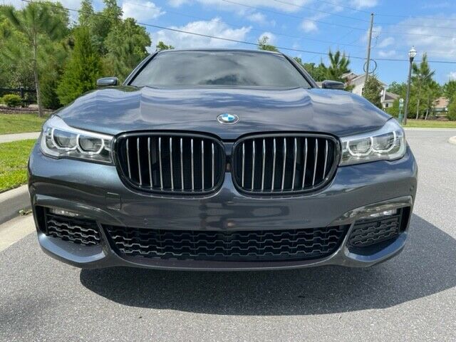 2019 BMW 7-Series (White/Black)