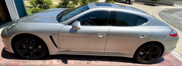 2013 Porsche Panamera (Silver/Black)