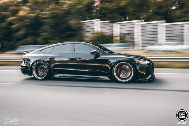 2021 Audi RS7 (Black/Black)