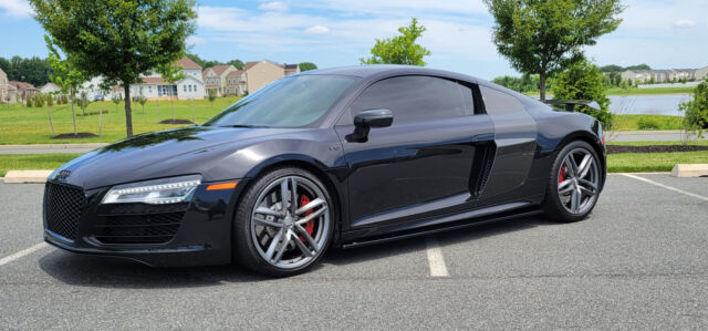 2014 Audi R8 (Black/Black)