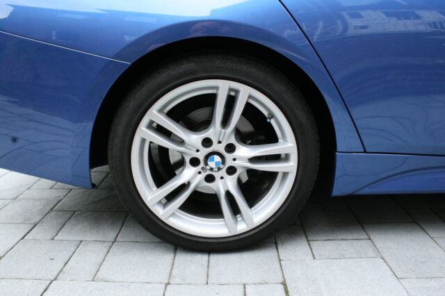 2013 BMW 3-Series (Blue/Black)