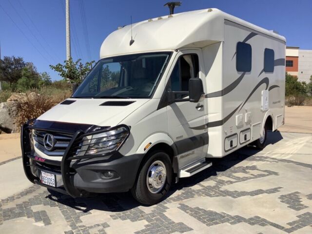 2015 Mercedes-Benz Sprinter Cab Chassis (White/Gray)