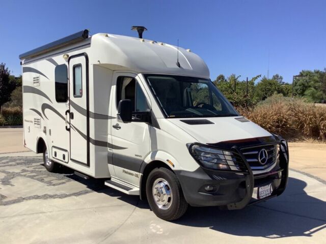 2015 Mercedes-Benz Sprinter Cab Chassis (White/Gray)
