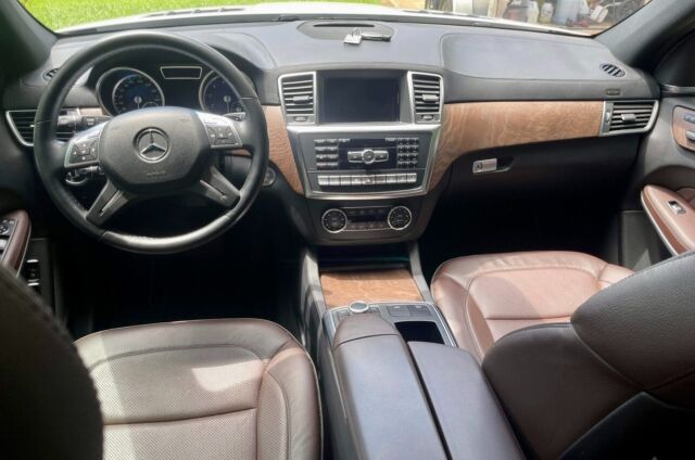 2013 Mercedes-Benz GL-Class (White/Brown)