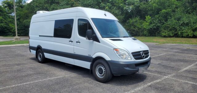 2013 Mercedes-Benz Sprinter (White/Black)