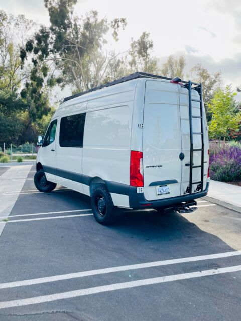 2022 Mercedes-Benz Sprinter (Tan/Black)