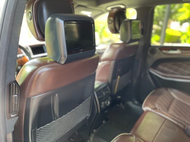 2015 Mercedes-Benz GL-Class (Black/Almond Beige)