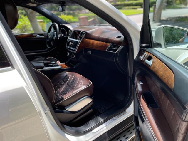 2015 Mercedes-Benz GL-Class (Black/Almond Beige)
