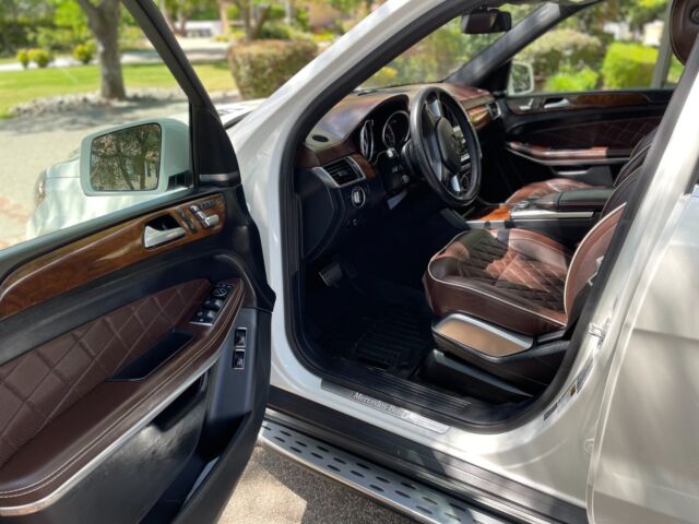 2015 Mercedes-Benz GL-Class (Black/Almond Beige)