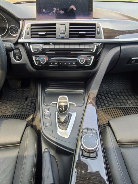 2017 BMW 330i xDrive (Grey/Tan)
